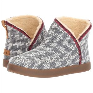 Sanuk “nice bootah ankle bootie”. Size 7